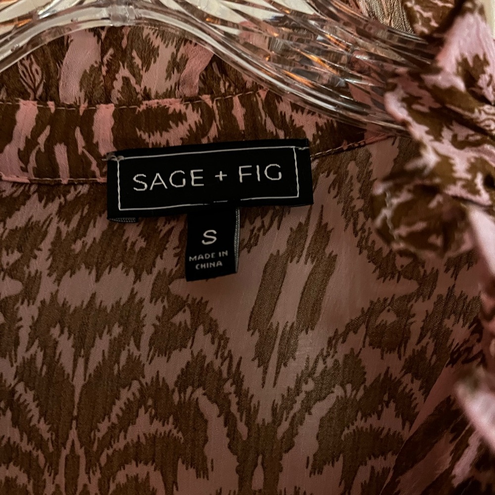 SAGE + FIG/women’s NWOT LS Elegant Patterned Blouse - Pink and Brown Size S - Picture 2 of 5